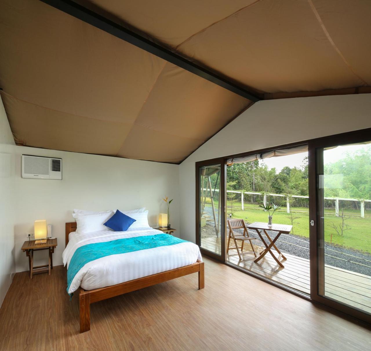Solina Beach & Nature Resort Carles Eksteriør bilde